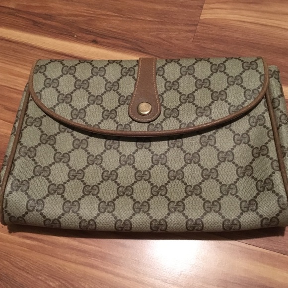 Gucci Handbags - Gucci clutch vintage